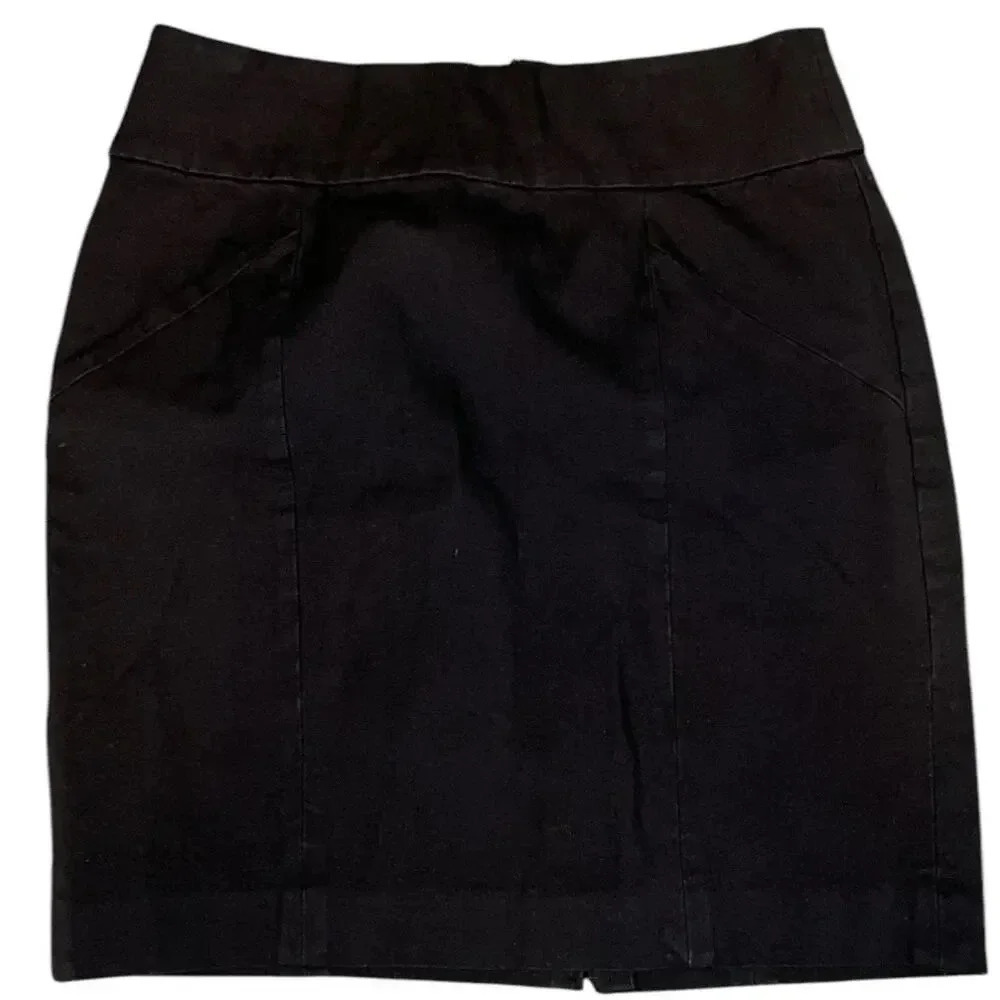 Banana Republic Knee Length Black Skirt Size 4 Lots of stretch Wok Wear Used
